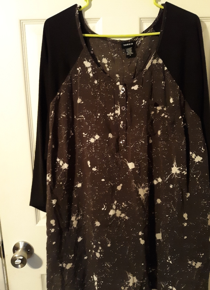 Torrid paint splatter top